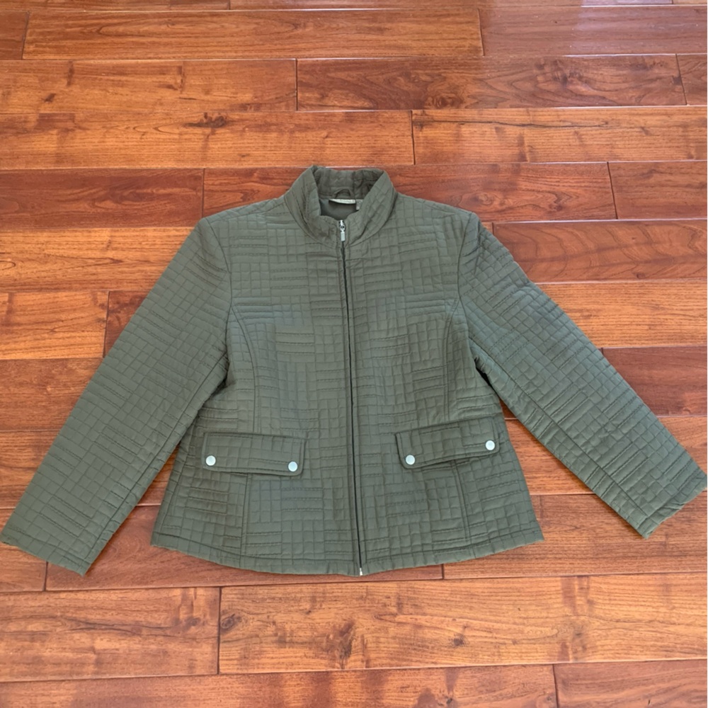 Quilted Jacket Women's Size L Olive Green Zip Pockets Casual Fall Coat Timeless